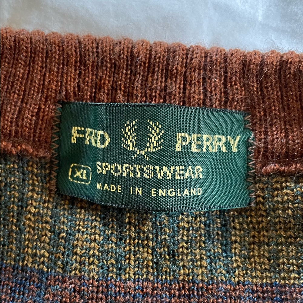 Fred Perry Sweater - Picture 3 of 3